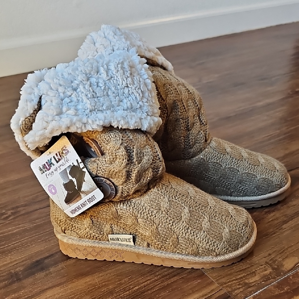 NWT Muk Luks Women's Knit Boots Carmel Color Size 6